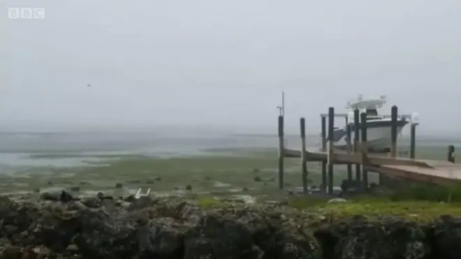 La bahía de Key Largo, en Florida, se quedó temporalmente sin agua.