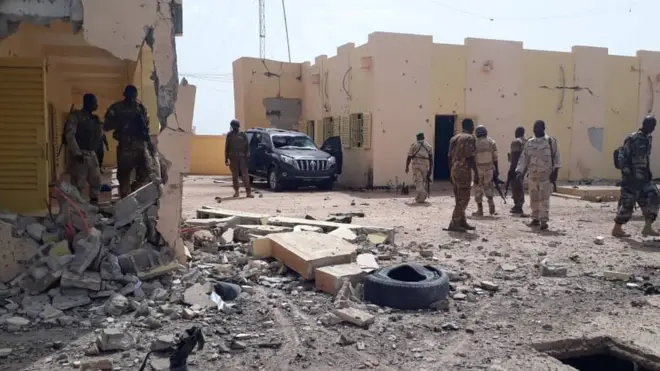 Le quartier général de la force du G5 Sahel après l'attaque à Sévaré.