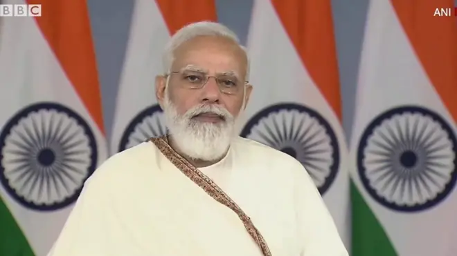 भारत में लग रही कोरोना वैक्सीन की डोज़ का आंकड़ा आज 100 करोड़ के पार पहुंच गया है.