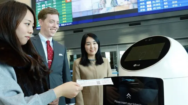 Аеропорт Інчхон неподалік від Сеула нещодавно запустив роботів-гідів, які допомагають пасажирам