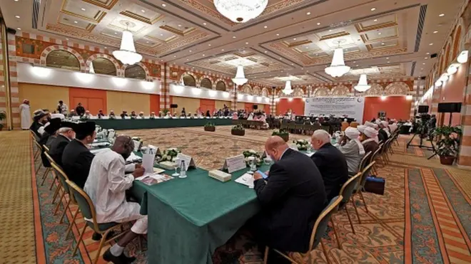 عرب نيوز ورځپاڼې ليکلي د سعودي پاچا سلمان د افغانستان په تړاو د جوړې شوې غونډې له گډونوالو ته ویلي: ستاسو پر تله بل هېڅ څوک ډېر د دې وړ نه دي چې مسلمانانو او اسلام ته خدمت وکړي