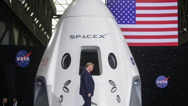 ترامب حضر انطلاق الرحلة التاريخية من الأراضي الأمريكية