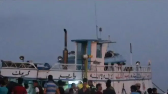 भूमध्यसागर में प्रवासियों से भरी नाव के डूबने से सैकड़ों लोगों के मरने की आशंका, मिस्र के रोज़ेटा शहर में बयालीस शव निकाले गए