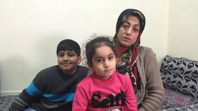 Hazine Şen, oğlu Kadir ve kızı Cennet'le