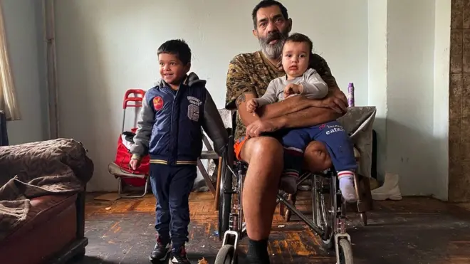 Već 11 godina, petočlana porodica Jovanović živi bez struje u naselju Kamendin, nadomak Zemun Polja