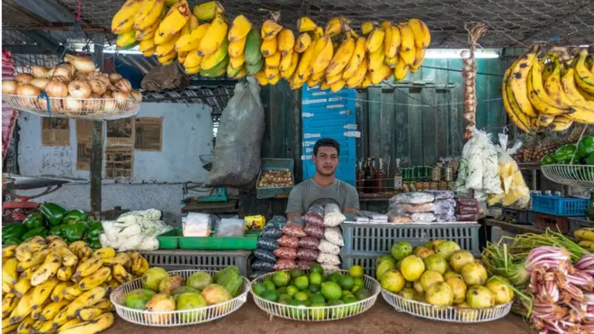 Cuba inició el año con una subida de salarios y de precios.