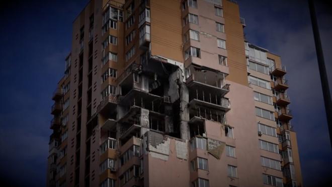 遭俄羅斯炮火損壞的基輔住宅