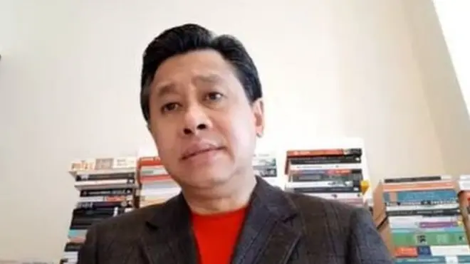 นายจักรภพ เพ็ญแข