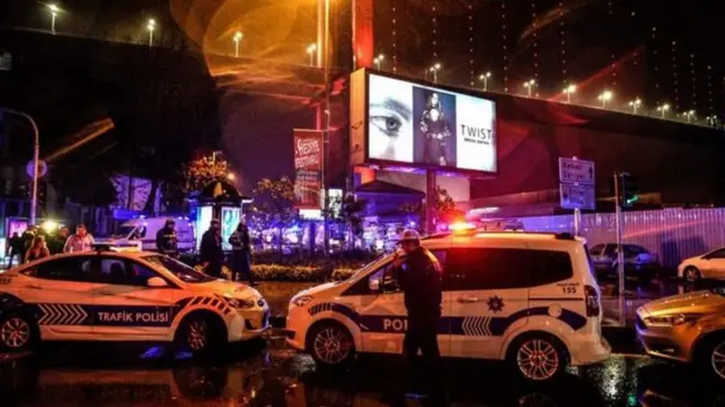 Поліцейські автомобілі біля місця трагедії