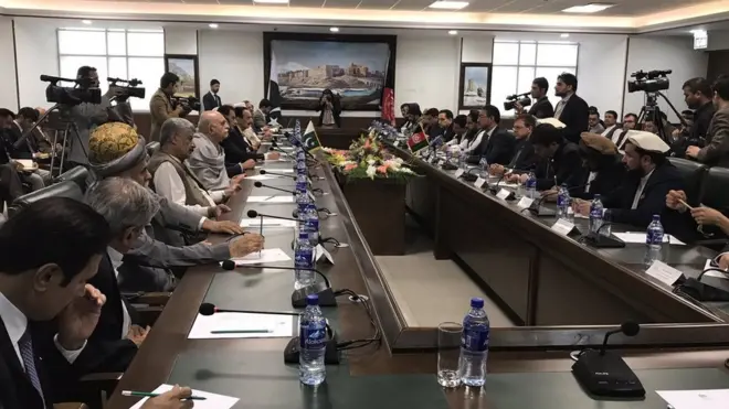 اعضای این هیات گفته که با اختیارات کامل به کابل سفر کرده است.