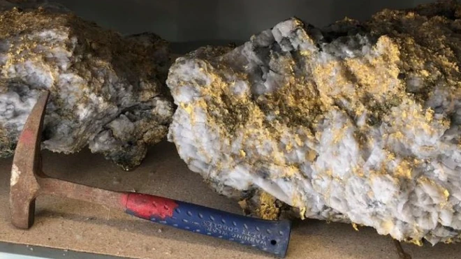 బంగారం శిల