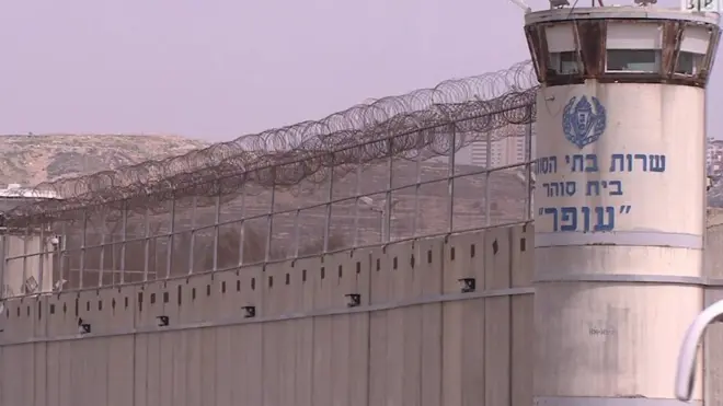 آلاف السجناء الفلسطينيين يتعرضون للتعذيب ومن بينهم الأطفال