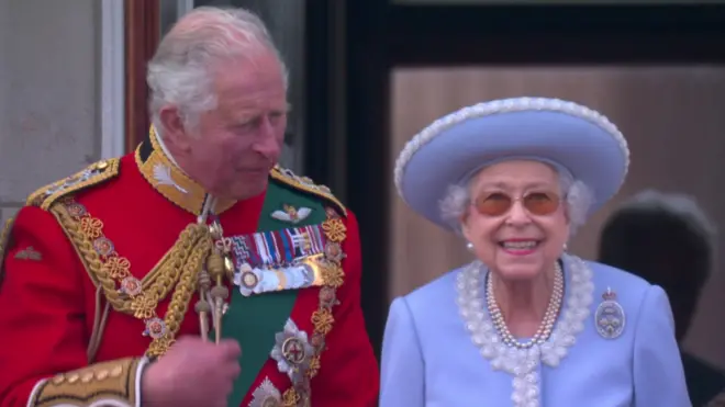 الأمير تشارلز والملكة