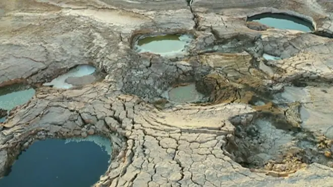 الأردن من أكثر الدول تأثراً بارتفاع درجات الحرارة ومن المتوقع أن يزداد الأمر سوءاً. فالبحر الميت آخذ في الانكماش، فهل يمكن أن تنفد المياه من الأردن؟