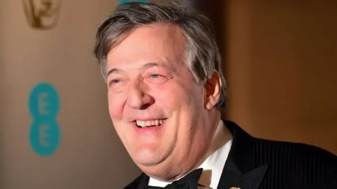 Komedian asal Inggris, Stephen Fry dituduh menghujat agama melalui komentarnya di sebuah acara televisi.