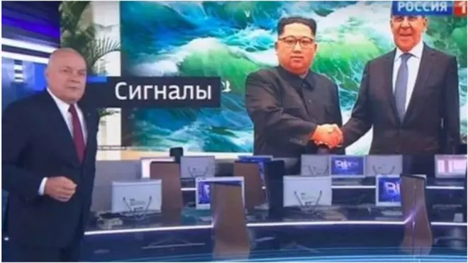 Hình ảnh trên đài truyền hình Nga làm dấy lên tranh cãi có phải gương mặt của Kim Jong-un đã bị thay đổi không