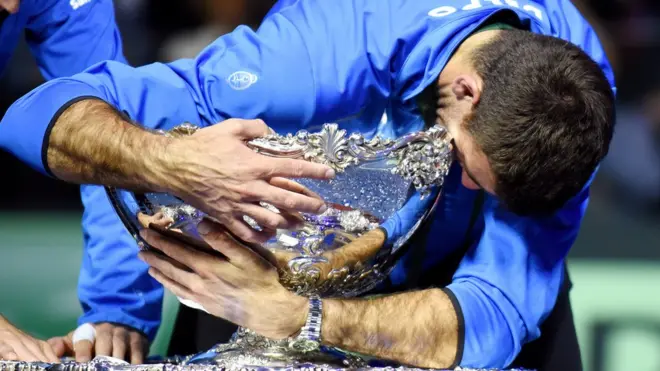 La reacción de Juan Martín del Potro al abrazar la "Ensaladera de Plata" mostró lo importante que fue para él ganar la Copa Davis en 2016.