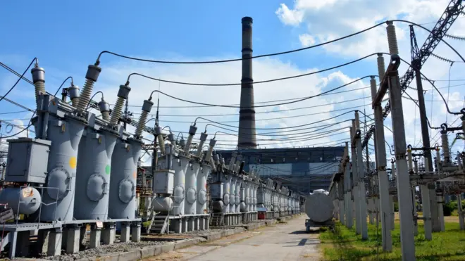 ТЕЦ-6 є однією з найбільших в Україні. Вона забезпечує електроенергією і теплом мешканців 5 районів Києва