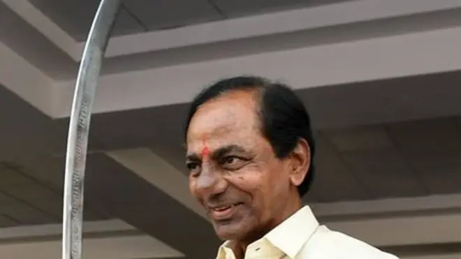 కరవాలంతో కేసీఆర్