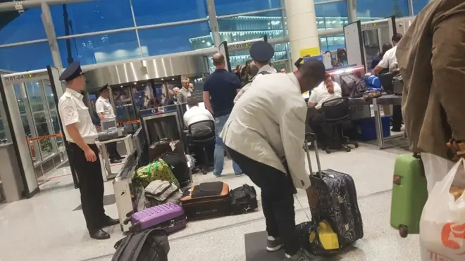 Ụmụ Naịjirịa n'ọdọ ụgbọelu Rọshịa