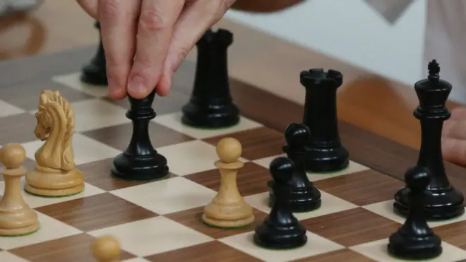 الشطرنج يثير أزمة بين السعودية وقطر