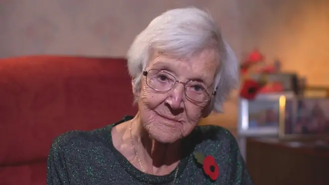 Джун Эндрюс - бабушка Бена Тавенера