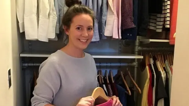 Lizzie Grant renunció a un trabajo bien pagado como abogada para dedicarse a ordenar los roperos de la gente.