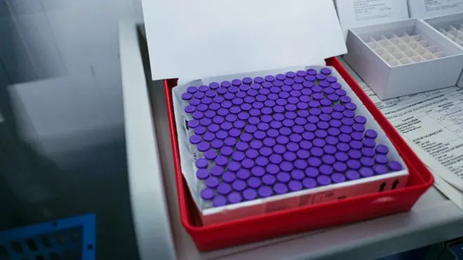 اټکل شوی چې د ۲۰۲۲ کال تر پایه به د افغانستان څلوېښت سلنه وګړي کورونا واکسین ته لاسرسی ولري.