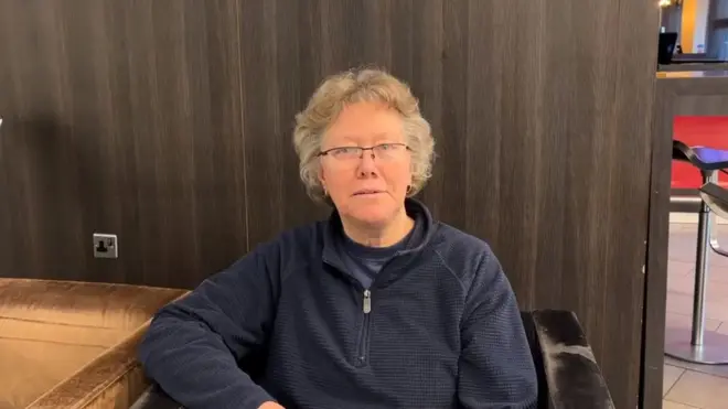 Setiap hari, saat menjalankan tugas sebagai komentator, Clark menghabiskan waktu setidaknya tiga jam untuk riset.