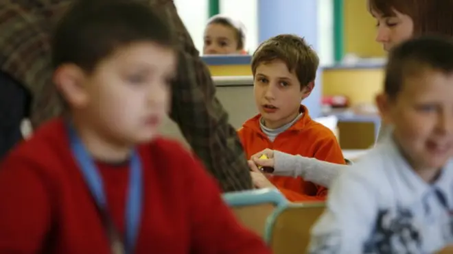 Profesori se žale da nisu dovoljno upućeni u način rada sa decom na autističnom spektru