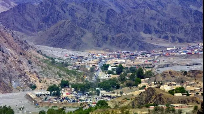 پاکستان از هفته گذشته گذرگاههای مرزی تورخم در شرق و چمن (اسپین بولدک) در جنوب افغانستان را مسدود کرده است.