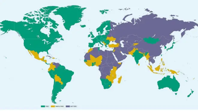 Yeşil ülkeler özgür, sarı ülkeler kısmen özgür, mor ülkele özgür olmayan kategoride yer alıyor.