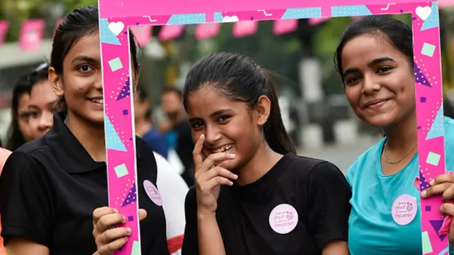 టీనేజ్ అమ్మాయిలు