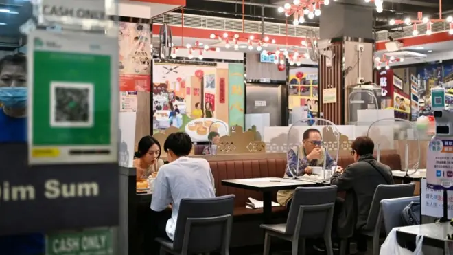 香港自周五（7日）起將收緊社交距離措施