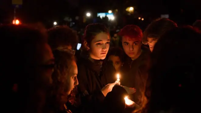 Сотні жителів Пітсбурга зібралися, щоб вшанувати пам'ять загиблих