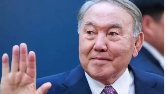 Нурсултан Назарбаєв