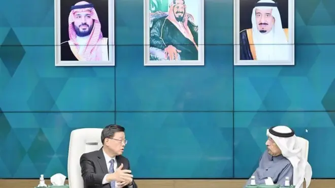 جان لی، رئیس اجرایی هنگ کنگ با خالد الفالح وزیر سرمایه گذاری عربستان سعودی در ریاض دیدار کرد