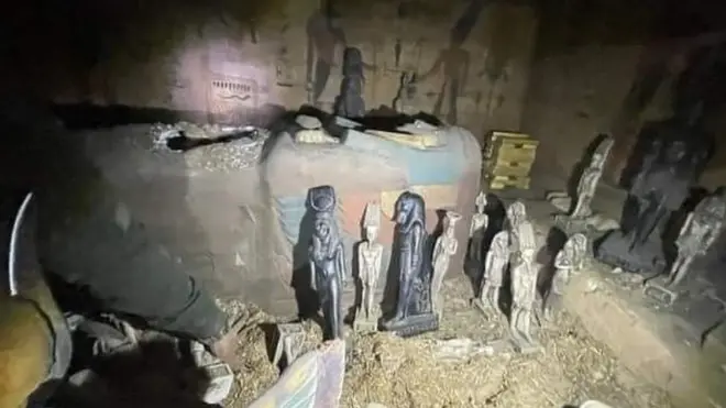 مقبرة فرعونية مزيفة في مصر