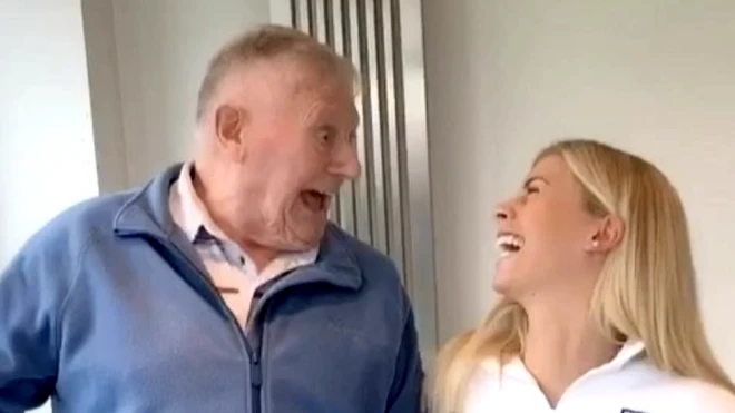 Joe Allington et sa petite-fille