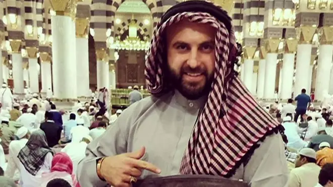 إسرائيلي داخل المسجد النبوي في المدينة المنورة