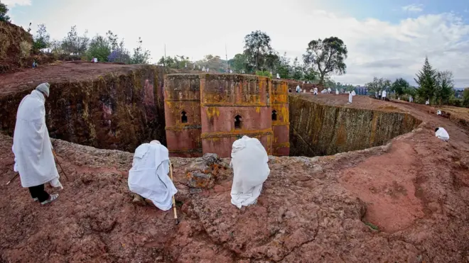 Les églises creusées dans la roche de Lalibela restent un important lieu de pèlerinage pour les chrétiens d'Éthiopie.