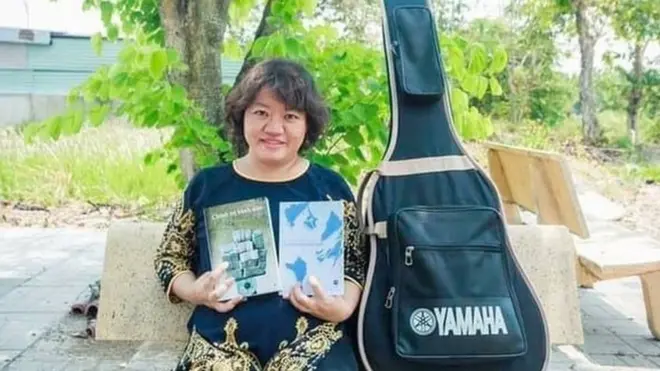 Nhà báo, nhà hoạt động xã hội Phạm Đoan Trang cũng là người phát ngôn của NXB Tự do cùng các ấn phẩm do NXB Tự Do phát hành.