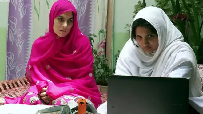 صحت کاهاني پاکستان کې د زیږون پرمهال د میندو د مړینې د مخنیوي لپاره یو ابتکار کړی، چې په ټول پاکستان کې د اساسي روغتیايي مشورو له لارې میندې له قابلو او ښځینه نرسانو سره مخامخوي.