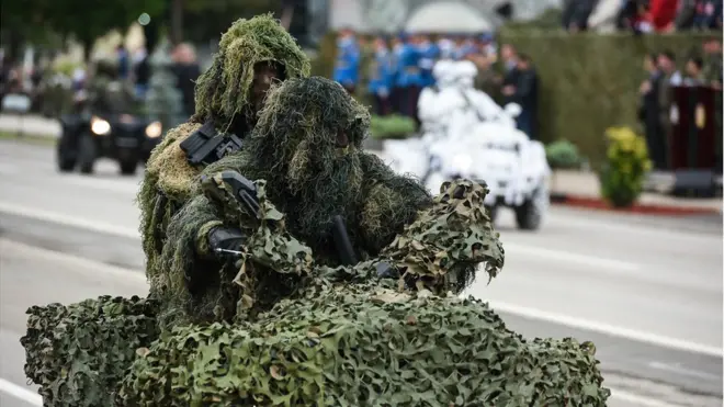 Припадници безбедносних снага показали су и могућности камуфлаже