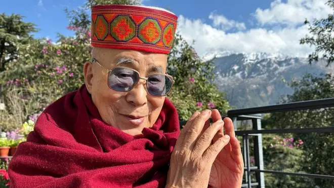 बौद्ध धर्मगुरु दलाई लामा