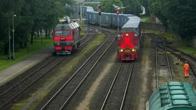 Юк ортилган Россия поездлари Литвага кирди, бироқ Kybartai станциясидан нарига ўтолмайди