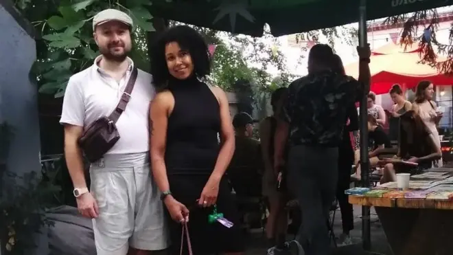 Jevgenij i Elizabet Iržanski sele se u Crnu Goru, nakon što je Jevgenij u Srbiji proglašen „pretnjom po nacionalnu bezbednost"