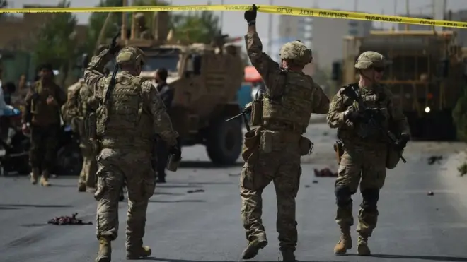 د امریکا د دفاع وزارت د شمېرو له مخې، په ۲۰۰۱ کال پر افغانستان د امریکا تر یرغل وروسته، په دې هېواد کې د امریکا ۲۲۱۶ سرتېري وژل شوي.