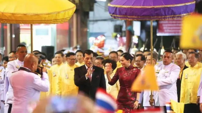 รัชกาลที่ 10 และพระราชินี