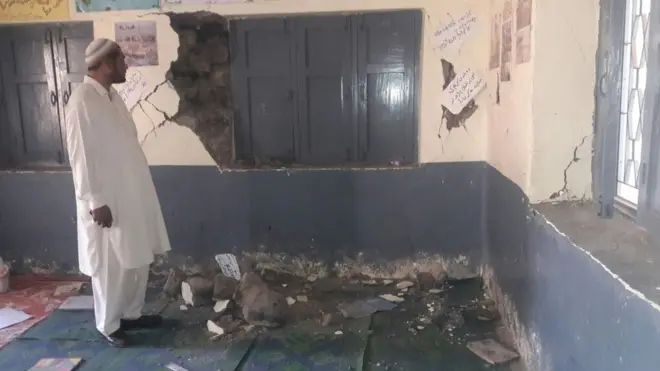 بدھ کی صبح کو ہی صوبہ بلوچستان کے ضلع لسبیلہ میں زلزلے کے باعث ایک کمسن بچی ہلاک اور نو افراد زخمی ہوگئے